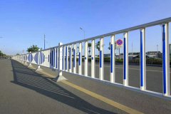 為什么道路上要做上護欄?