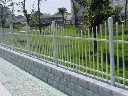 鋅鋼護欄的橫桿和豎桿分別采用什么規(guī)格的鍍鋅