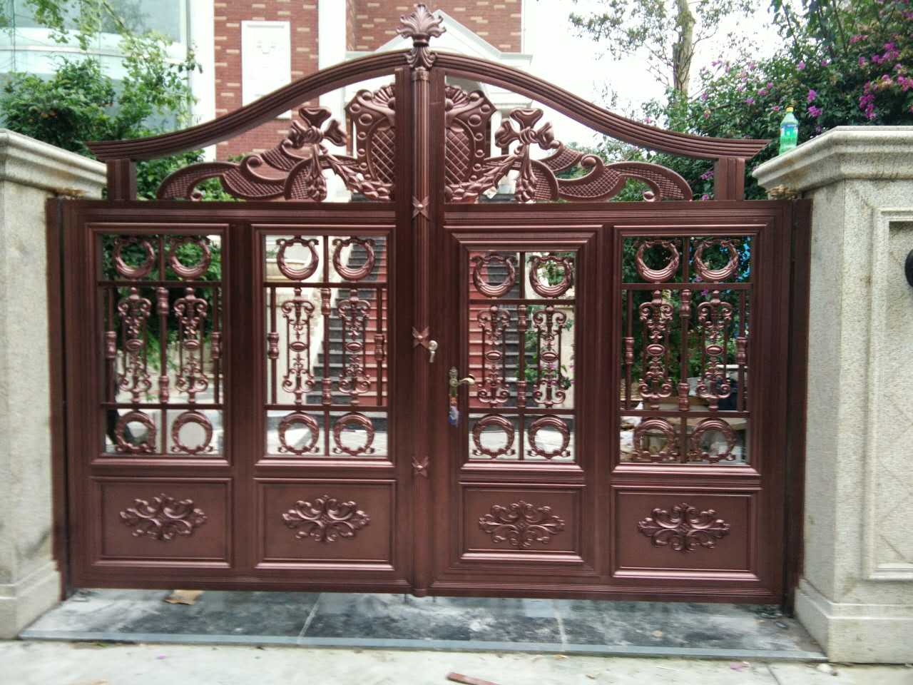 濟南鋁藝大門選安誠，精致耐用